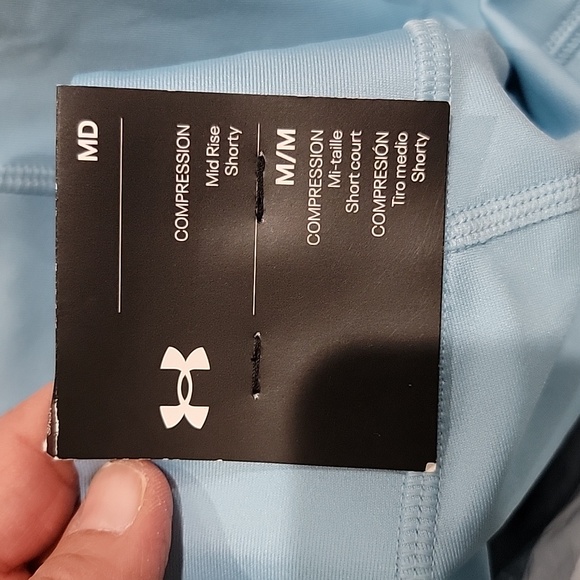 NWT Women's Under Armour booty shorts - Picture 6 of 7